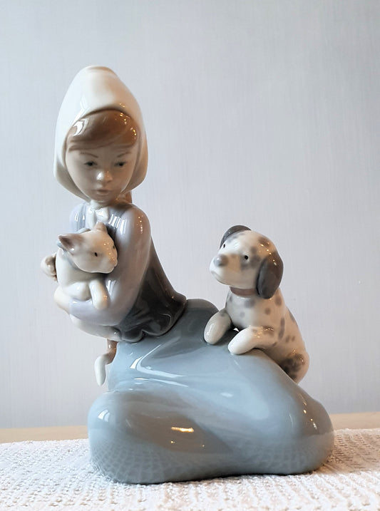 LLADRÓ BAMBINA CON CANE E GATTO VINTAGE IN PORCELLANA