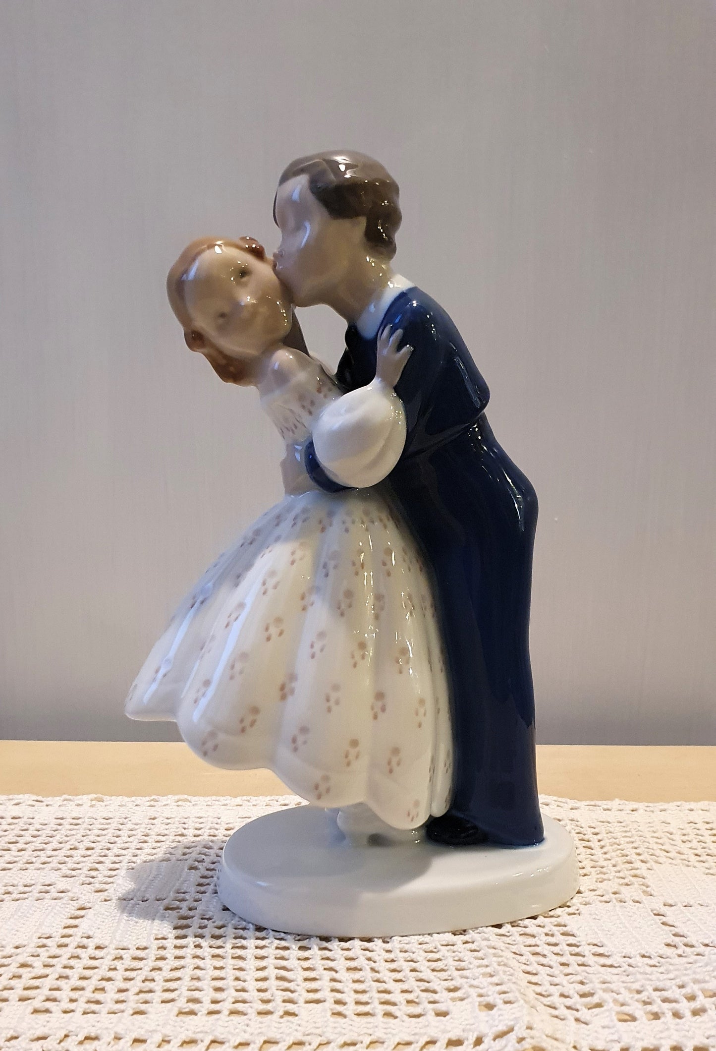 BING&GRONDAHL STATUINA VINTAGE "PRIMO BACIO"
