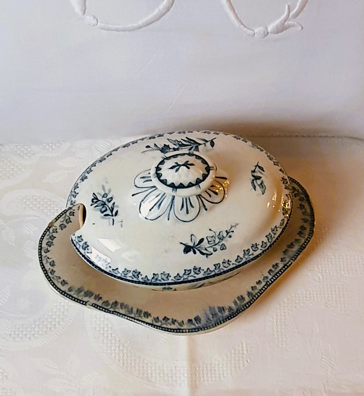 S.C. RICHARD SALSIERA ANTICA IN CERAMICA