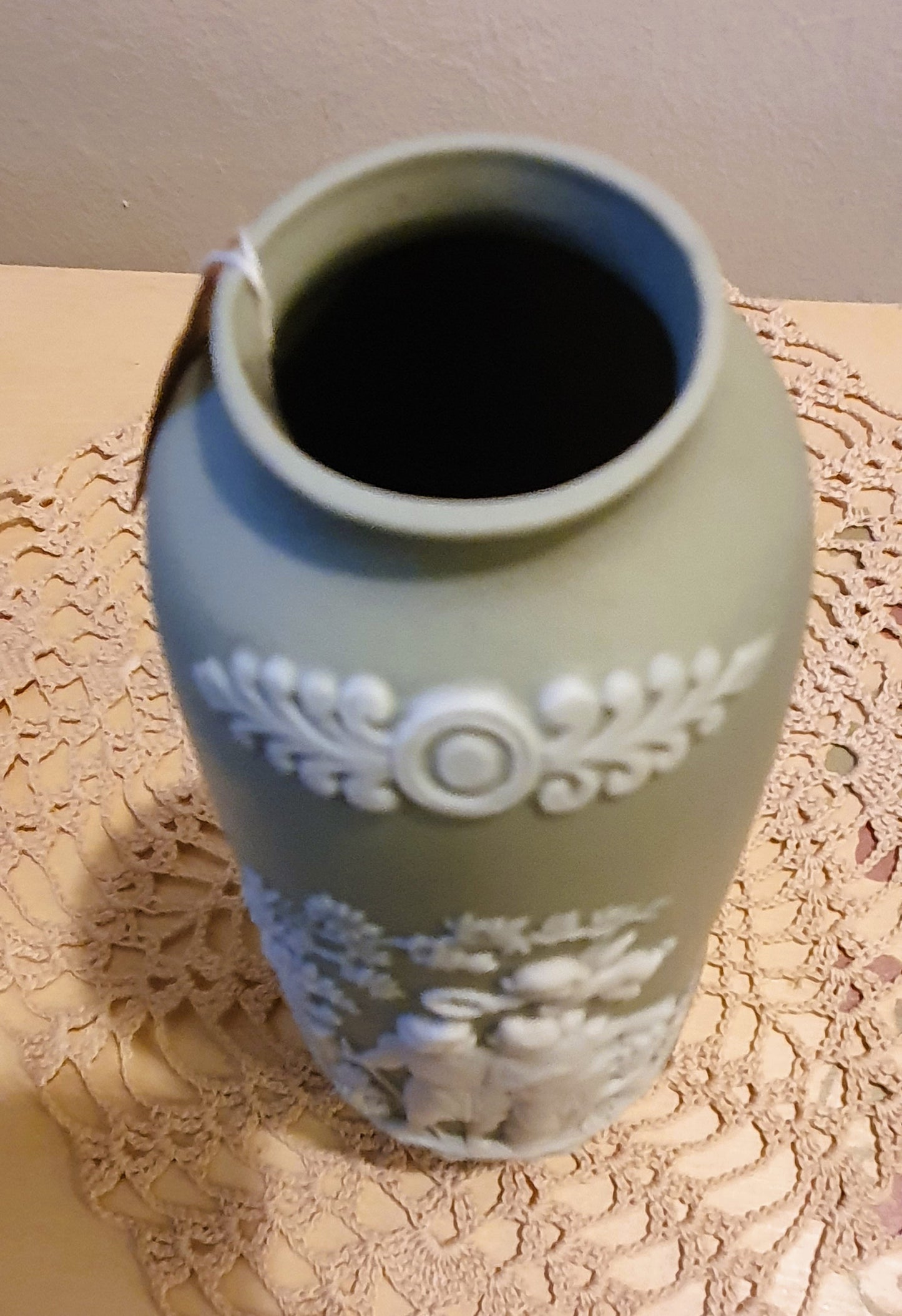 WEDGWOOD VASETTO VINTAGE IN PORCELLANA BISCUIT