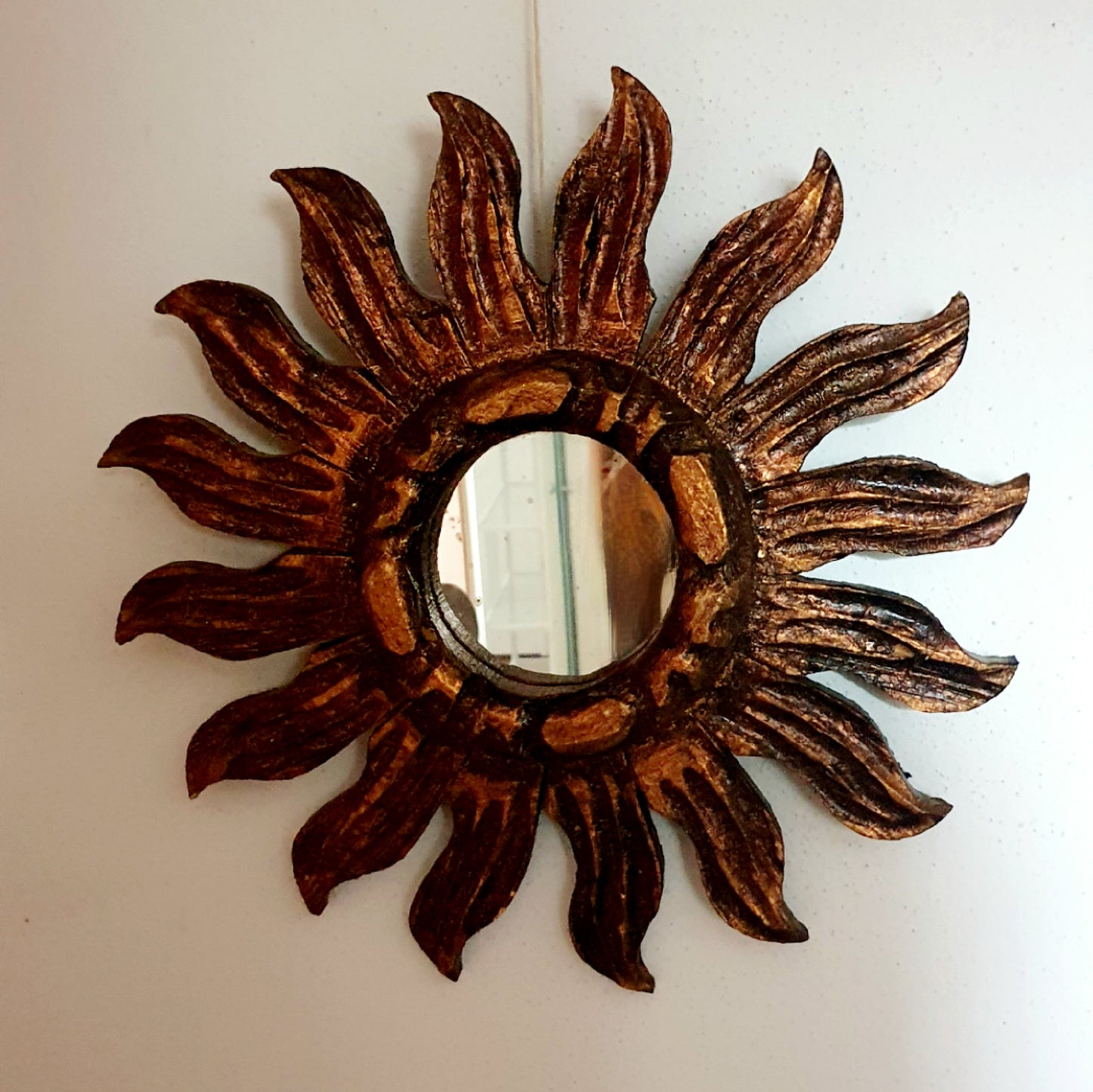 SPECCHIO VINTAGE ROTONDO A SOLE IN LEGNO DORATO