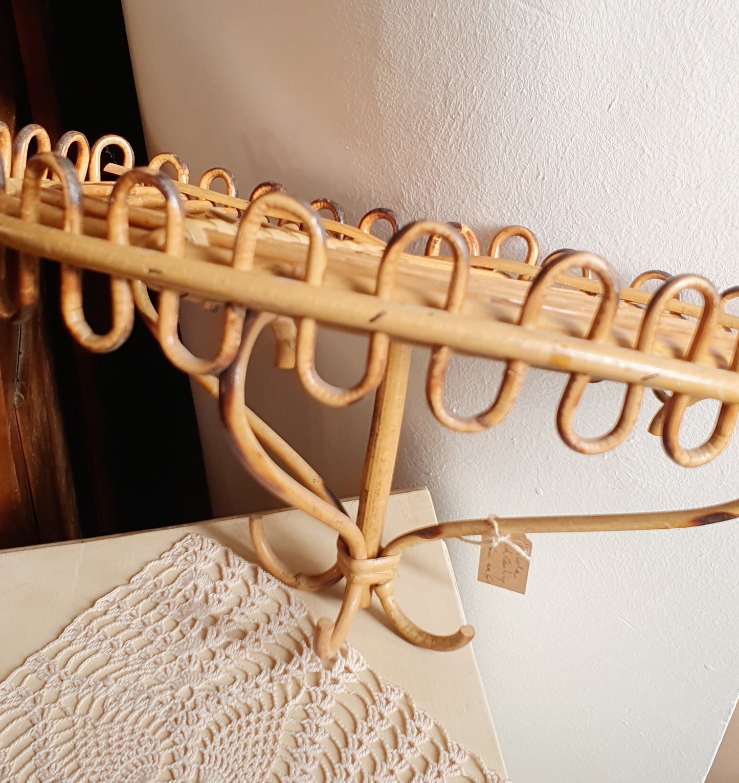 COPPIA DI MENSOLE IN VIMINI ITALIA ANNI '60