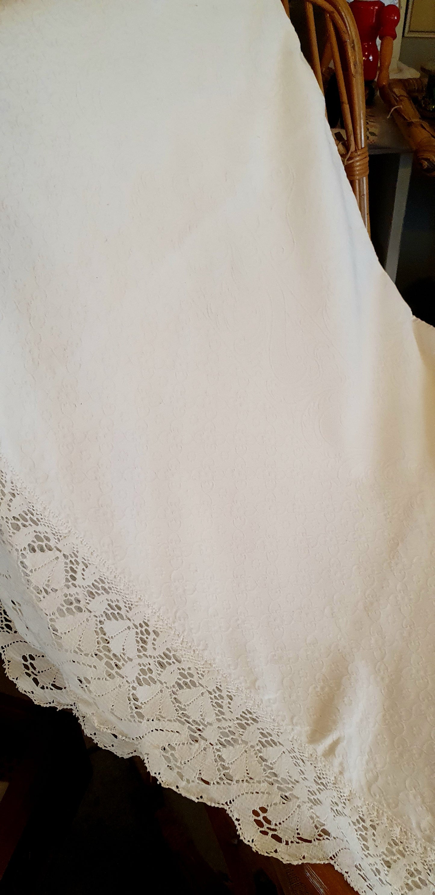 COPRILETTO VINTAGE IN COTONE E PIZZO
