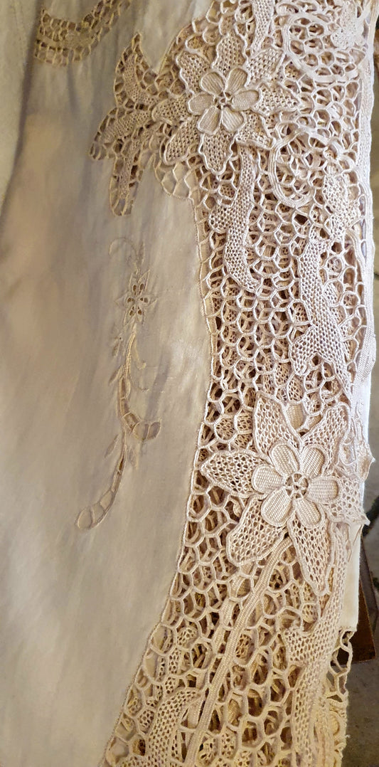 COPRILETTO VINTAGE IN LINO E PIZZO DI CANTU'