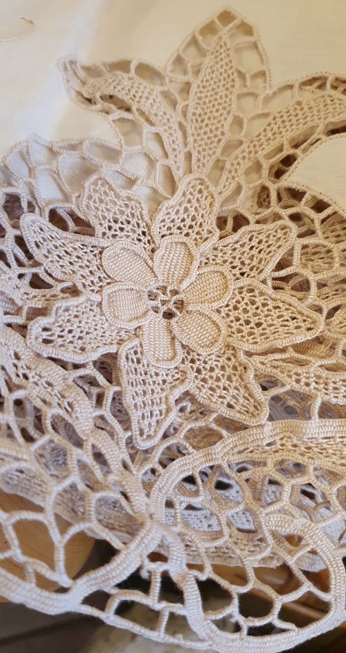COPRILETTO VINTAGE IN LINO E PIZZO DI CANTU'